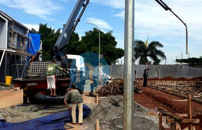 Harga Sewa Concrete Pump Long Boom Per Hari di Leuwiliang